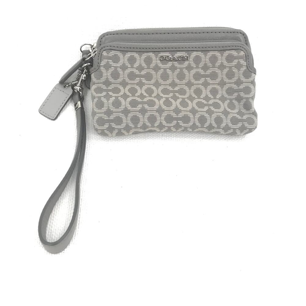 Coach Women's Logo C Pattern Clutches Hand Bag